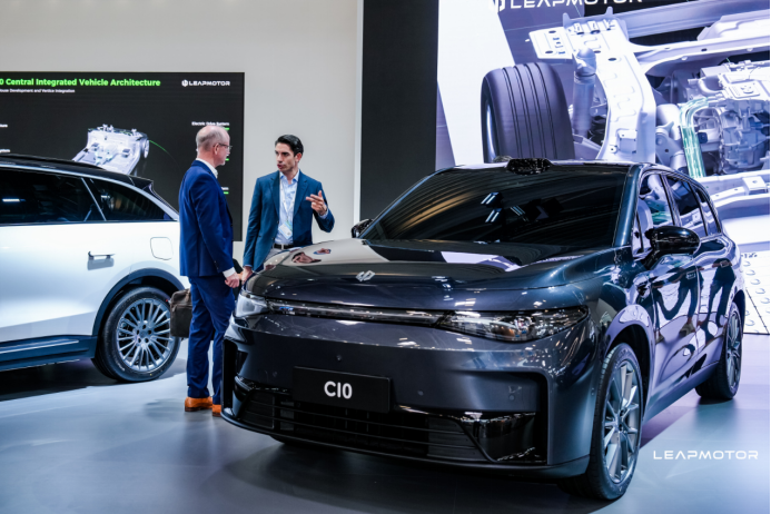 f64d84d006295dd1281d3f82363ebcf4.png 【新闻稿】-零跑2023第三季度财报出炉:毛利率转正,营收、交付双双创新高1463.png