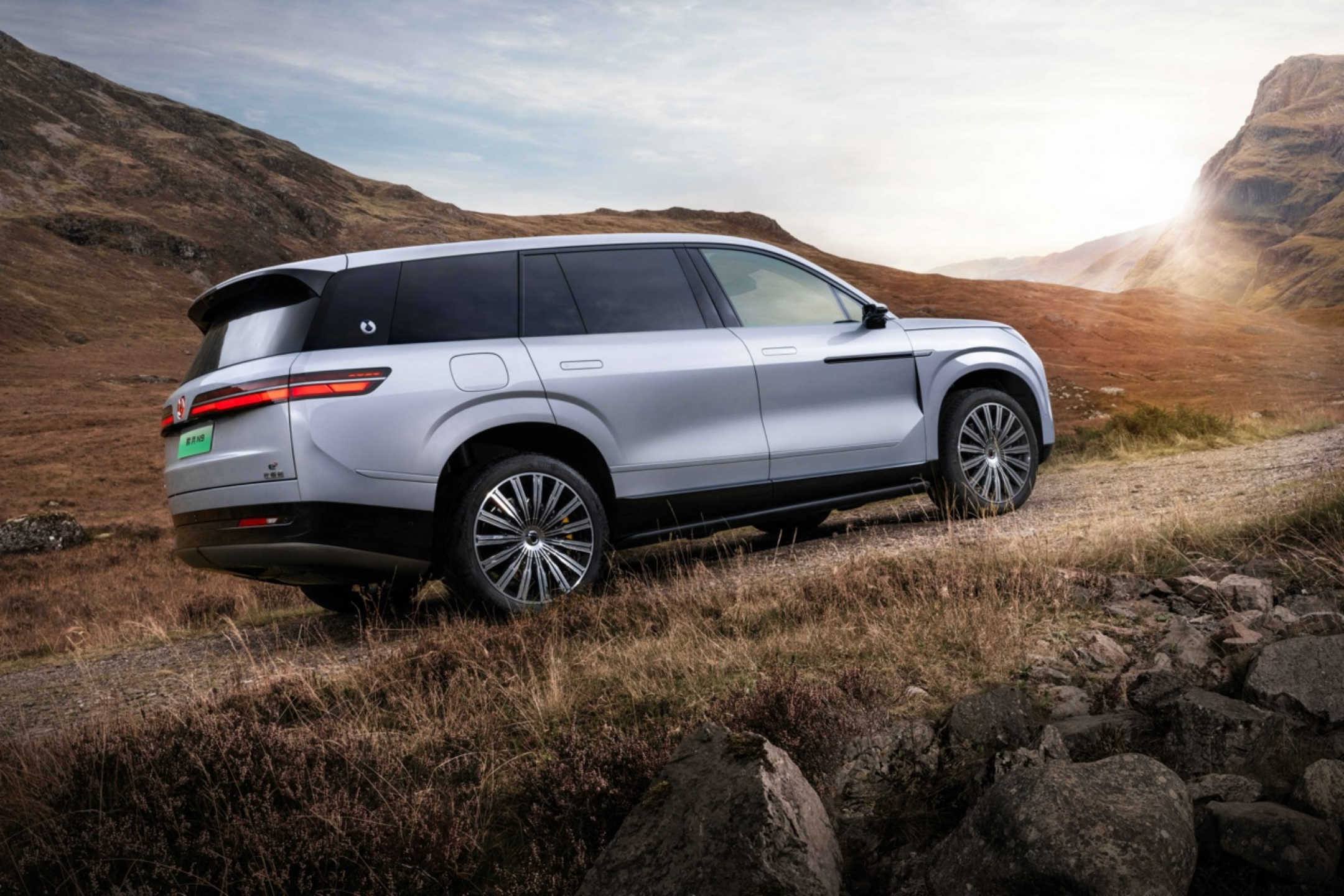 【上市新闻稿】科技重构旗舰SUV！腾势N9震撼上市不再低调， 38.98万元起-